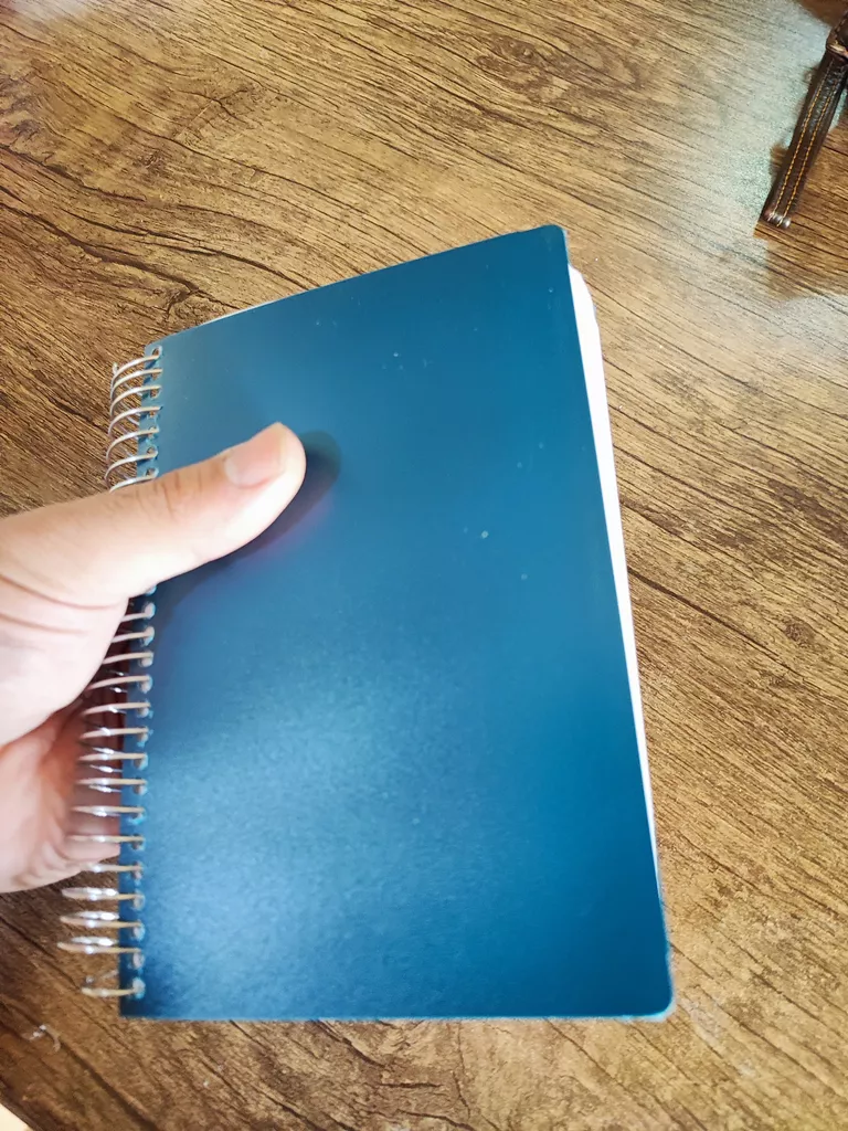 دفترچه یادداشت 300 برگ مدل رنگین کمان