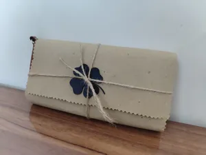 تجریه خرید کیف پول زنانه چرم بارثاوا کد 1553