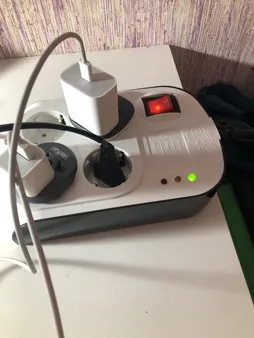 محافظ ولتاژ پارت الکتریک مدل PE8792