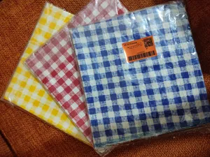 تجریه خرید دستمال آشپزخانه طرح چهار خانه