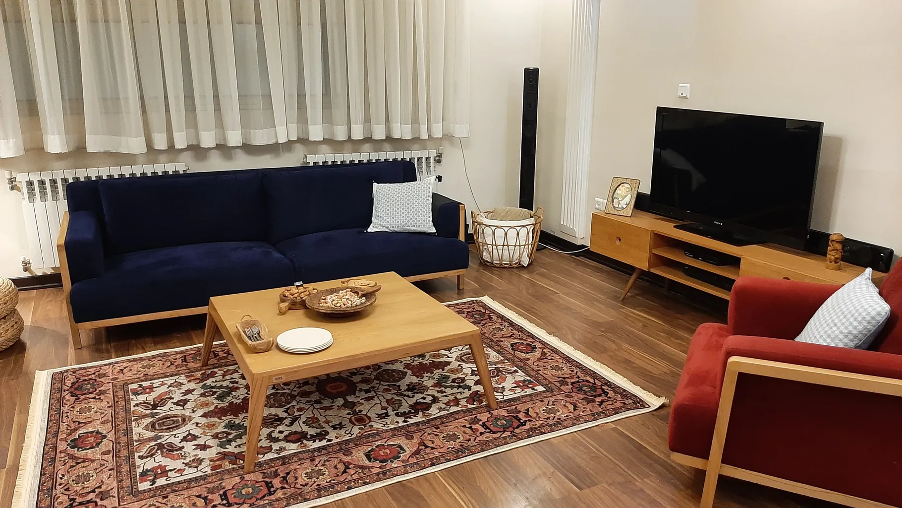 فرش ماشینی مدما مدل نکیسا کرمی کد 1006 زمینه کرمی