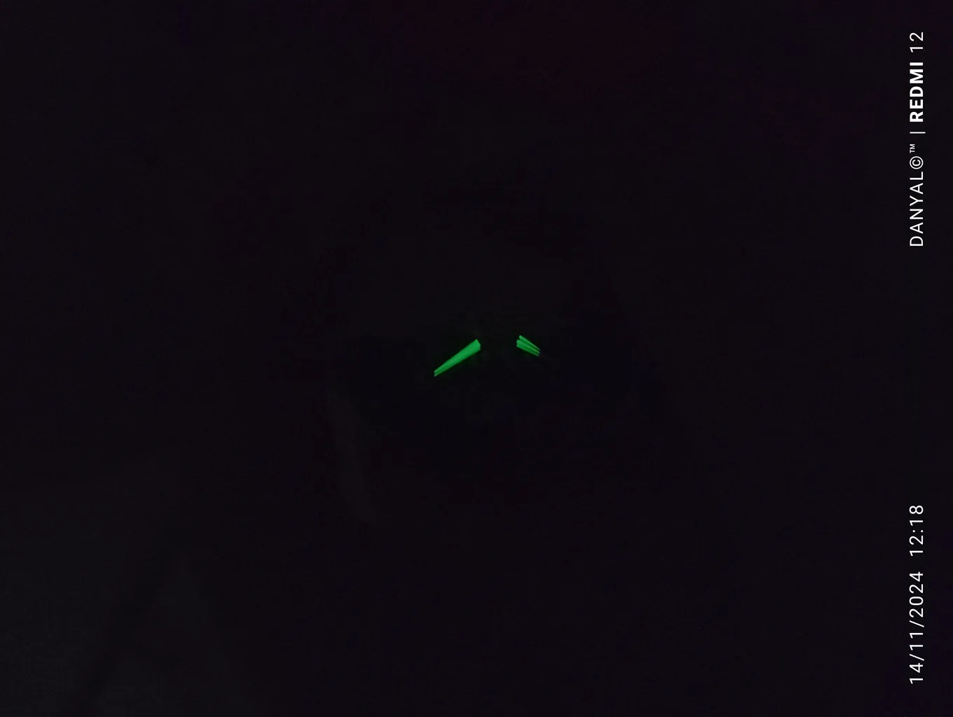 ساعت مچی عقربه‌ای مردانه والار مدل رینگی متحرک کد W19