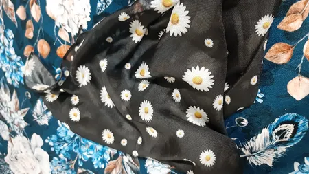 روسری زنانه مدل مینی اسکارف بابونه