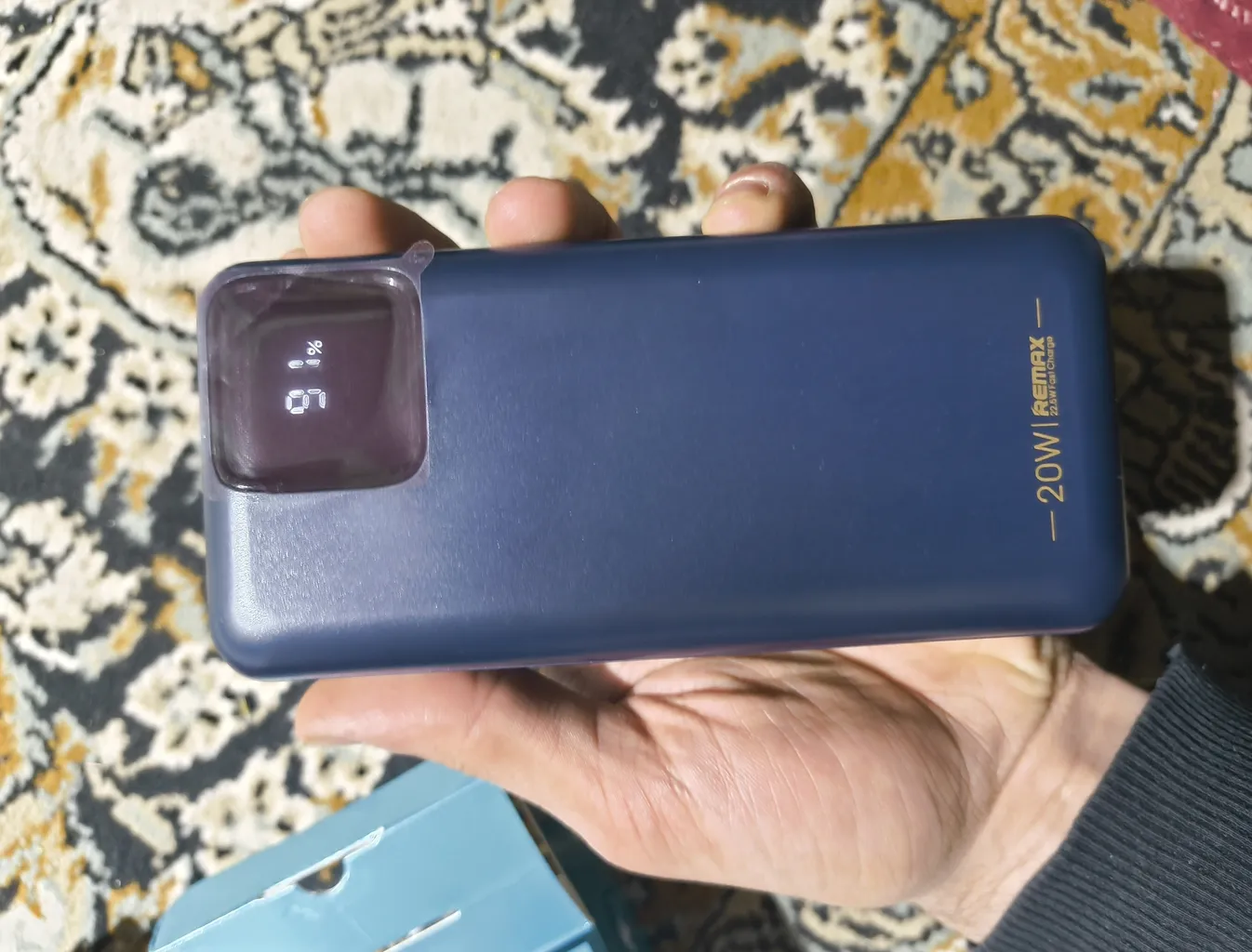 پاوربانک 22.5 وات ریمکس مدل RPP-550 ظرفیت 30000 میلی آمپر ساعت به همراه دو عدد کابل USB-C و لایتنینگ