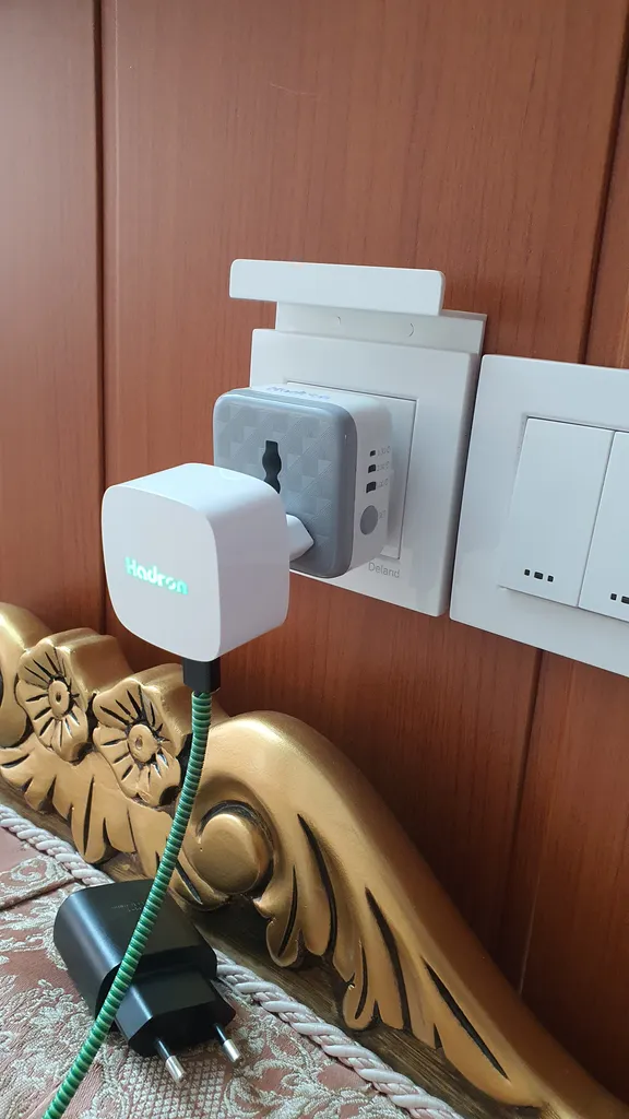 شارژر دیواری 25 وات هادرون مدل C1011