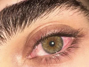 تجریه خرید سرم تقویت‌کننده مژه آیسول مدل قلمی  حجم 4.2 میلی‌لیتر