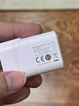 شارژر دیواری 20 وات انکر مدل PowerPort III A2149 Cube