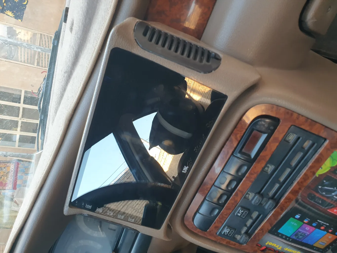 قاب مانیتور رست ویژن کد RV مناسب برای سمند