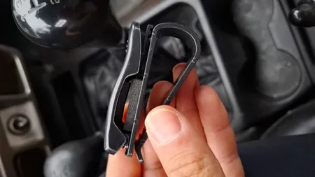 نگهدارنده عینک خودرو کد CJ_200