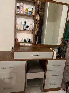 تجریه خرید میز آرایش کد MD005