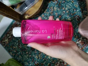 تجریه خرید محلول پاک‌کننده آرایش و صورت لافارر مدل 01 مناسب پوست‌های چرب و معمولی حجم 250 میلی‌لیتر