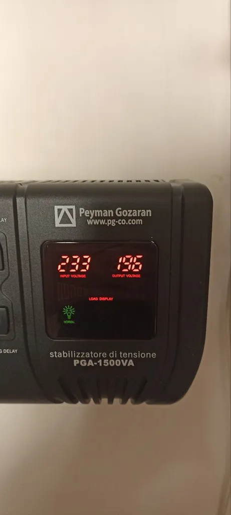 استابلایزر پیمان گزاران  مدل هوشمند کد PGA-1500 ظرفیت 1500ولت آمپر