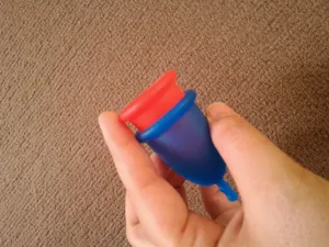 تجریه خرید کاپ قاعدگی ملونا مدل ساقه ای سایز 2