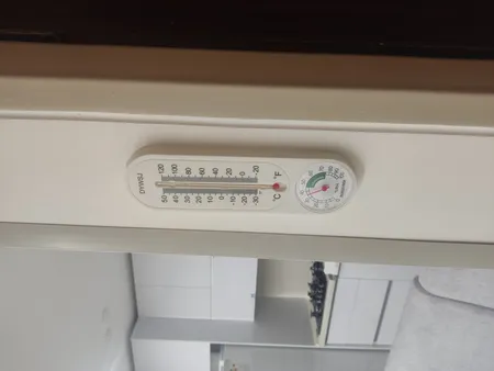 دما سنج و رطوبت سنج مدل DY