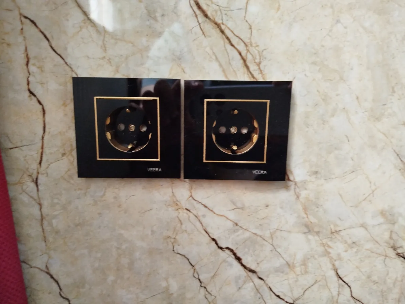 پریز برق ارت دار ویرا مدل امگا بسته 10 عددی