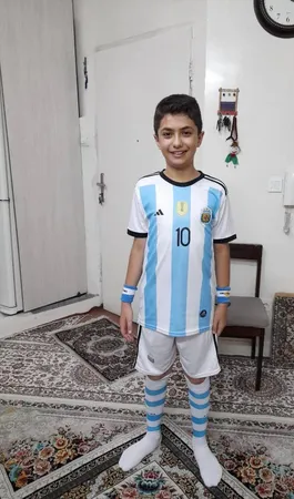 ست پنج تکه لباس ورزشی پسرانه طرح تیم ملی آرژانتین مدل مسی 2023
