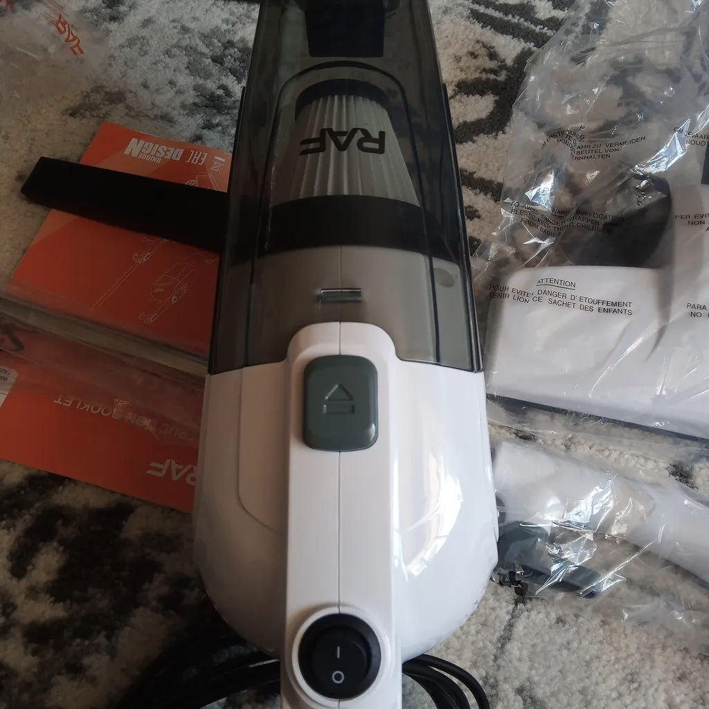 جاروبرقی 600 وات راف مدل R.8673W