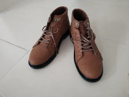 نیم بوت مردانه مدل شیک گام