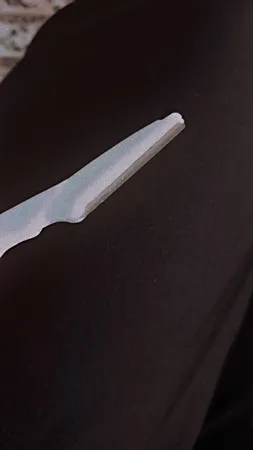 تیغ اصلاح ابرو مدل 001