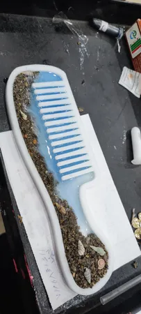 قالب رزین مدل شانه مو دسته دار کد SH2