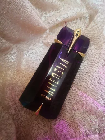 ادو پرفیوم زنانه اسکلاره مدل Alien حجم 100 میلی لیتر