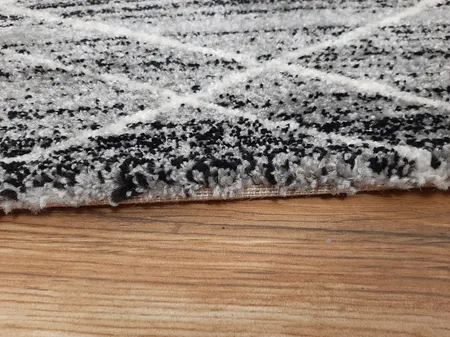 فرش ماشینی ساوین کد 4083 زمینه مشکی