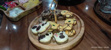 شیرینی خوری چوبیس کد۲۵۷