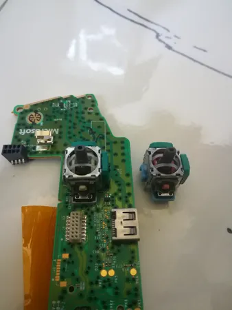 مدار آنالوگ دسته ایکس باکس وان مدل A102