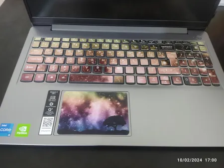 استیکر لپ تاپ راتیانا مدل amazing night مناسب برای لپ تاپ 15 تا 17 اینچ به همراه برچسب حروف فارسی کیبورد