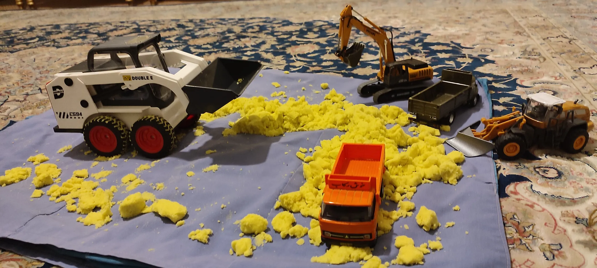 ماشین بازی کنترلی دبل ای مدل Loader Tractor