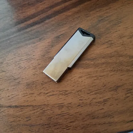 فلش مموری ای دیتا مدل UV350 ظرفیت 32 گیگابایت