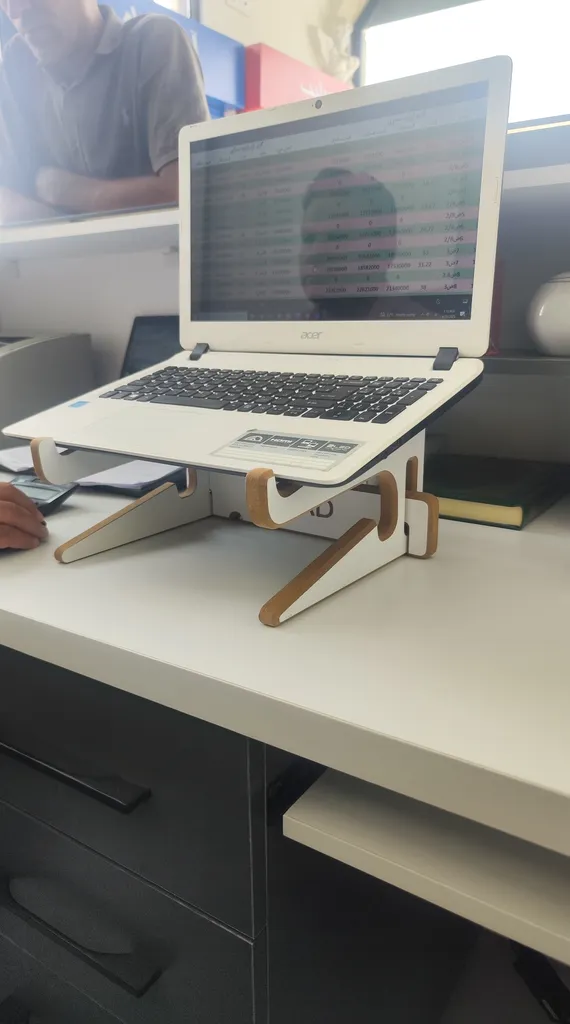 پایه نگهدارنده لپ تاپ مدل H-101