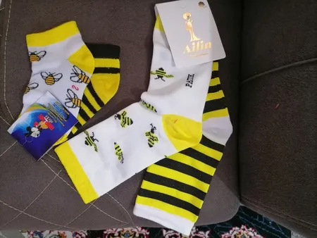 جوراب نوزادی طرح زنبور مدل N21