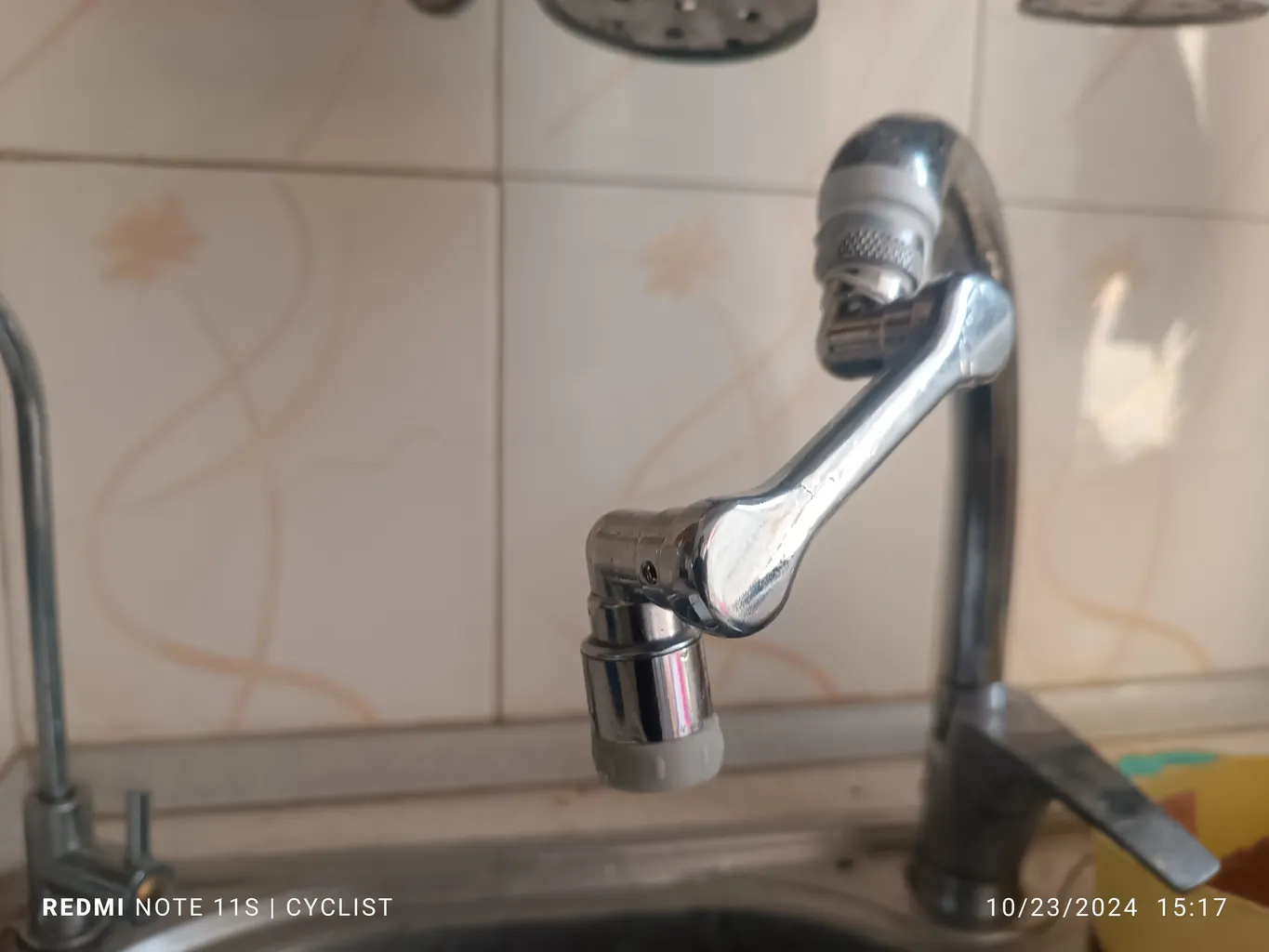 سرشیر آب مدل چرخشی مفصل دار بازویی برنجی 360