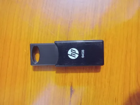 فلش مموری اچ‌پی مدل V212W ظرفیت 64 گیگابایت