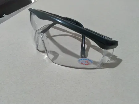 عینک ایمنی مدل 185