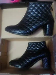 تجریه خرید نیم بوت زنانه سیی 1966 مدل رابی کد 1711