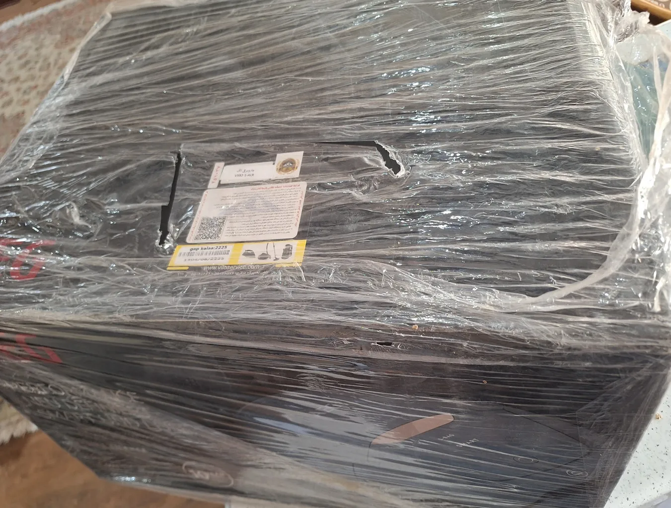 جاروبرقی 2200 وات آ ا گ مدل  VX82-1-ALR