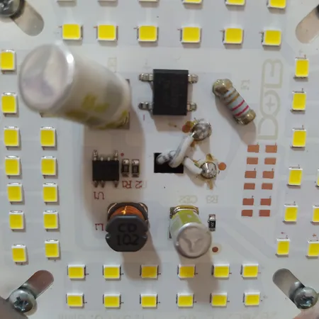 لامپ ال ای دی 50 وات چیپصام مدل استوانه پایه E27