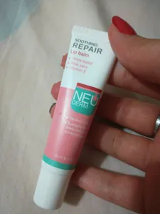 تجریه خرید بالم لب نئودرم مدل Soothing Repair حجم 15 میلی لیتر