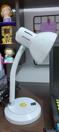 چراغ مطالعه کد R771