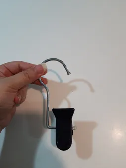 گیره دستکش مدل رومئو کد G02 بسته 2 عددی