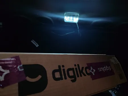 چراغ صندوق خودرو تک لایت مدل AM 5964 S مناسب برای ساینا