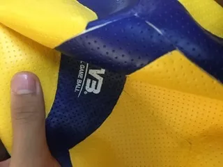 توپ والیبال مدل V200W