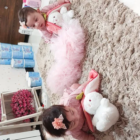 گیره مو دخترانه مدل گل رز برگدار مجموعه دو عددی