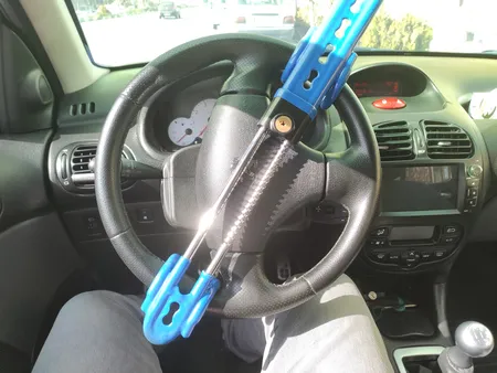 قفل فرمان خودرو نووا مدل L600