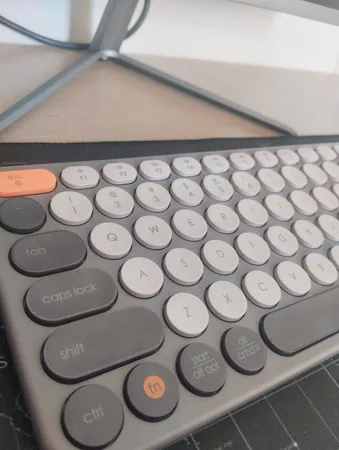 کیبورد بی سیم بیسوس مدل K01A B00955503833 Wireless Tri-Mode، سوییچ ممبران، Tenkeyless