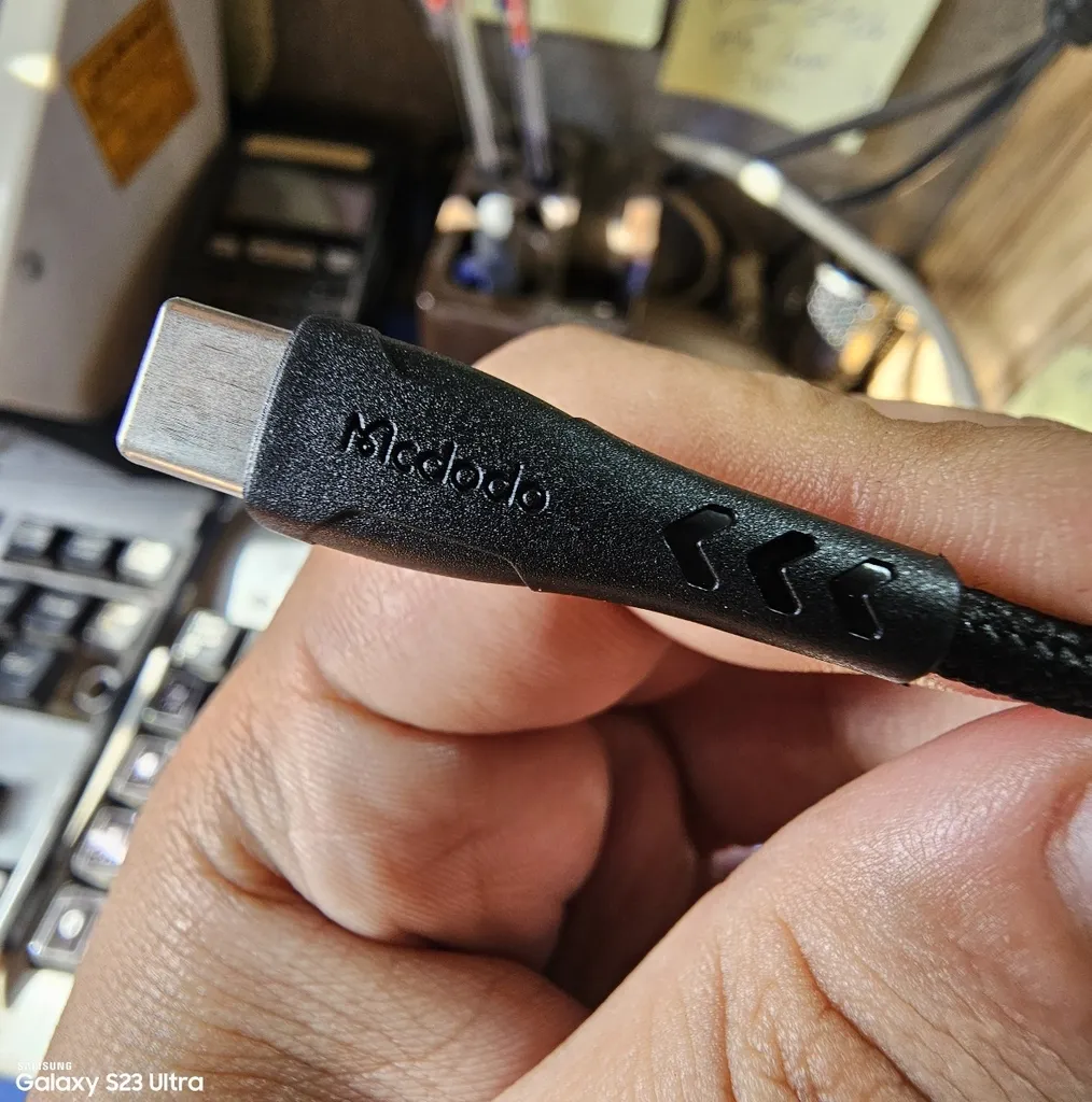 شارژر دیواری مکدودو مدل CH-0922 به همراه کابل تبدیل USB-C