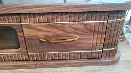 میز تلویزیون بیتلی مدل دکومبل کد 207