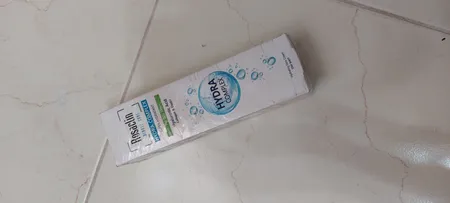 کرم مرطوب کننده رزاکلین مدل آبرسان حجم 100 میلی لیتر